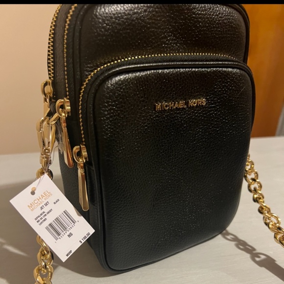 Michael Kors Handbags - Michael Kors Jet Set Crossbody